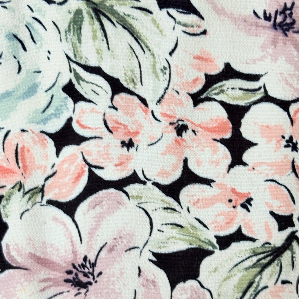 Liz Claiborne White and Pink Long Sleeve Button Down Blouse - Picture 6 of 7